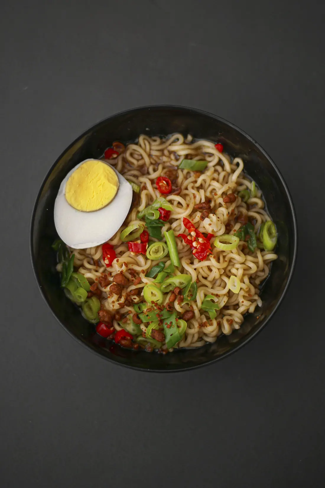 Chili-garlic chicken ramen