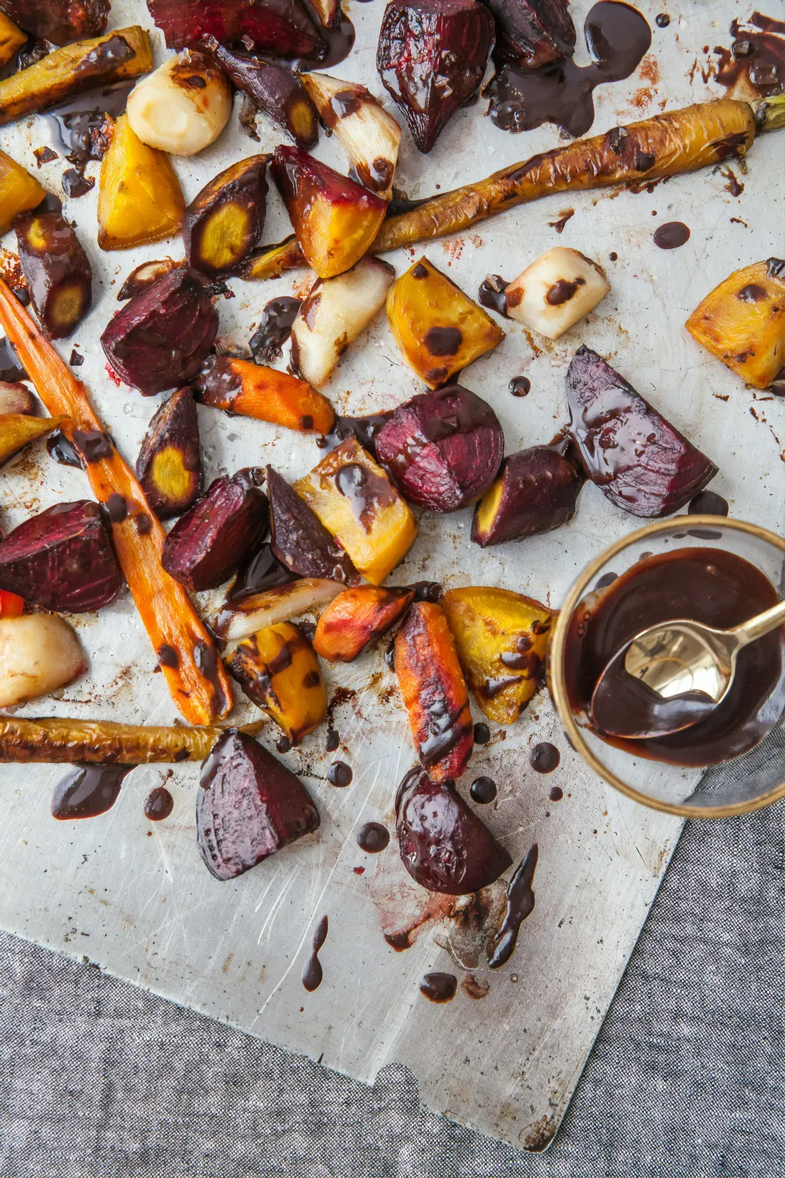 Harissa roasted roots tray